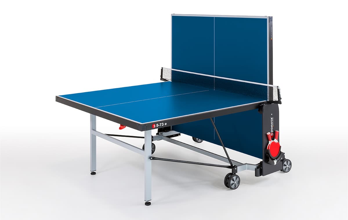 Le jeu en solo est possible avec la table de ping-pong Sponeta S 5-73 e Outdoor